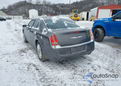 2013 Chrysler 300C Luxury Series Awd z USA, uszkodzony, nr VIN 2C3CCASTXDH590974
